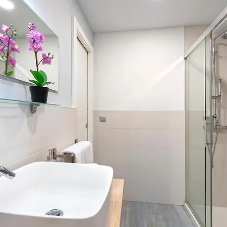 Coqueto Apartamento Junto A Calle Larios By Rent Me Malaga Exterior photo